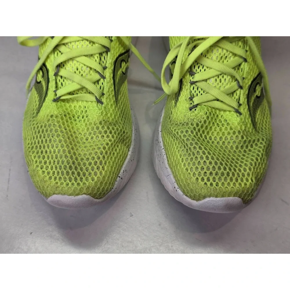 Saucony Kinvara 14 Men's Sneakers‎ Size 7 Neon Green White Running Shoes